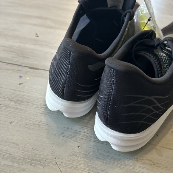 HOKA Crescendo MD 2 Track Shoes Spikes Men’s 12 Womens 13.5 Black White 1155116 main image 10